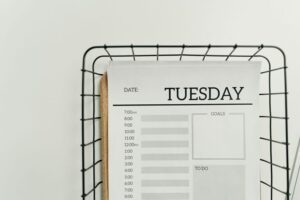 Easy Weekly Cleaning Schedule for a Tidy Home